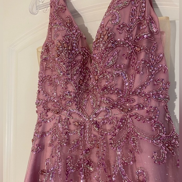 Mauve V-Neck Prom Dress Taylen Grey - Picture 4 of 10